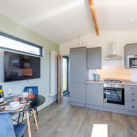 Belan View Lodges Welshpool Exterior photo